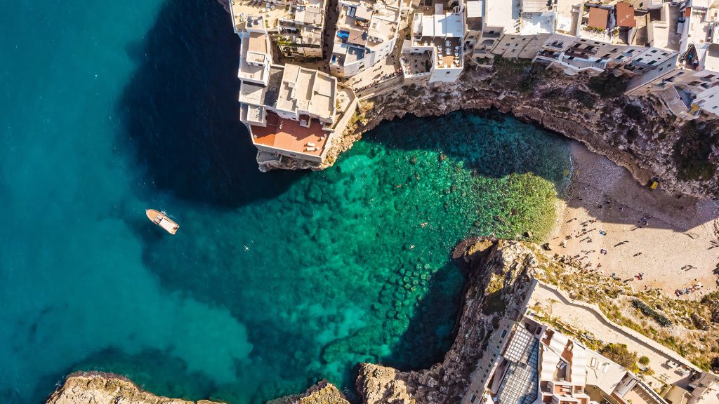 ${uiTranslations.tripPhoto} 2