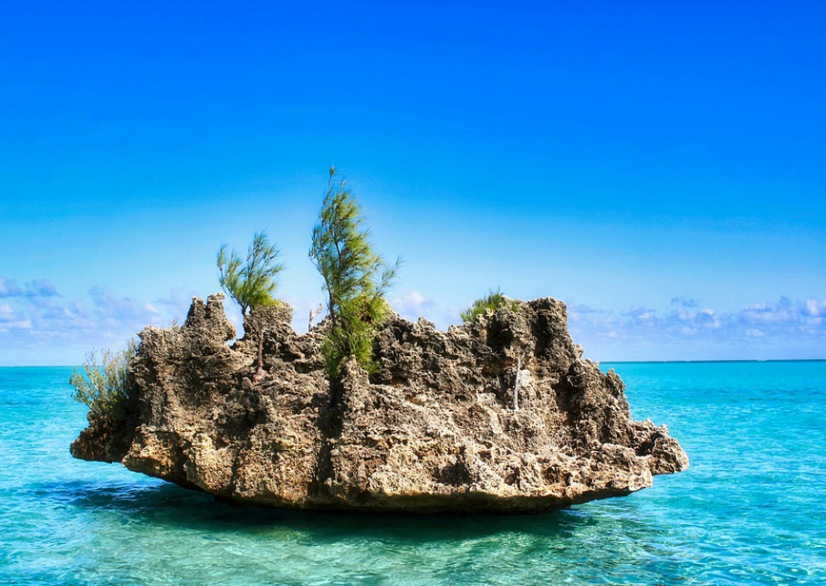 ${uiTranslations.tripPhoto} 3