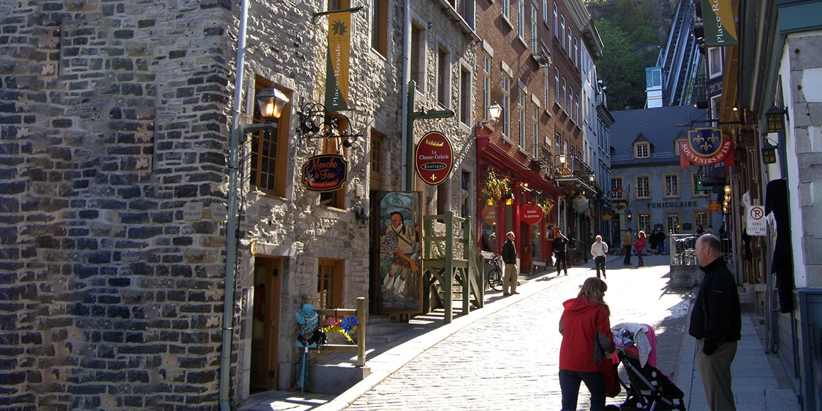 ${uiTranslations.tripPhoto} 3