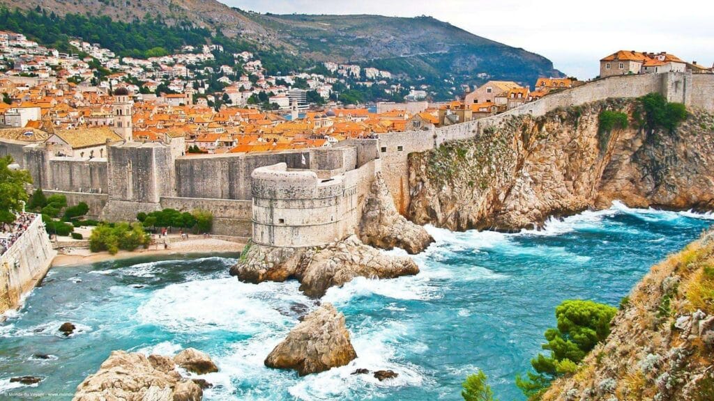 ${uiTranslations.tripPhoto} 2