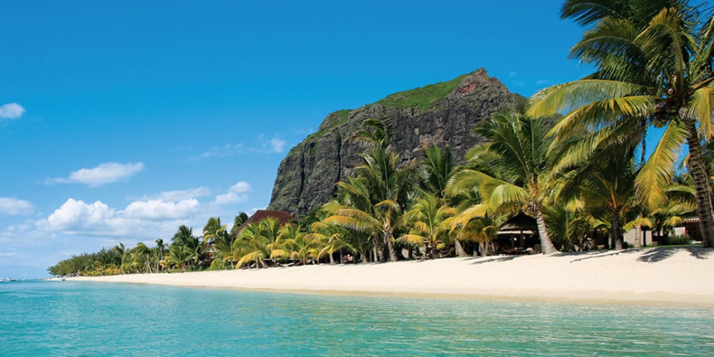 ${uiTranslations.tripPhoto} 1