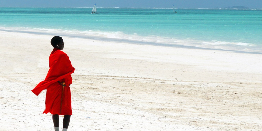 ${uiTranslations.tripPhoto} 3