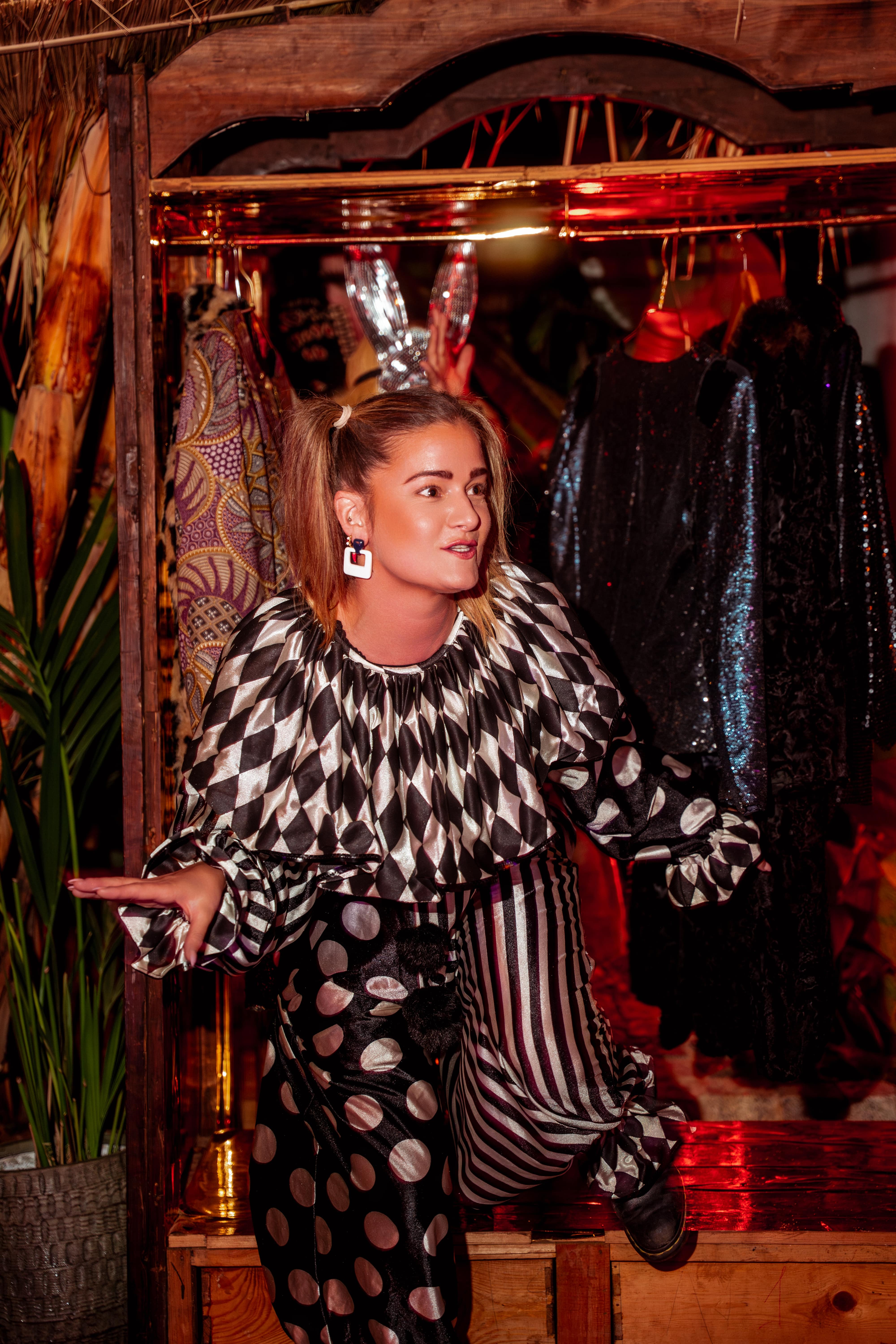 1618 Productions 31 Min