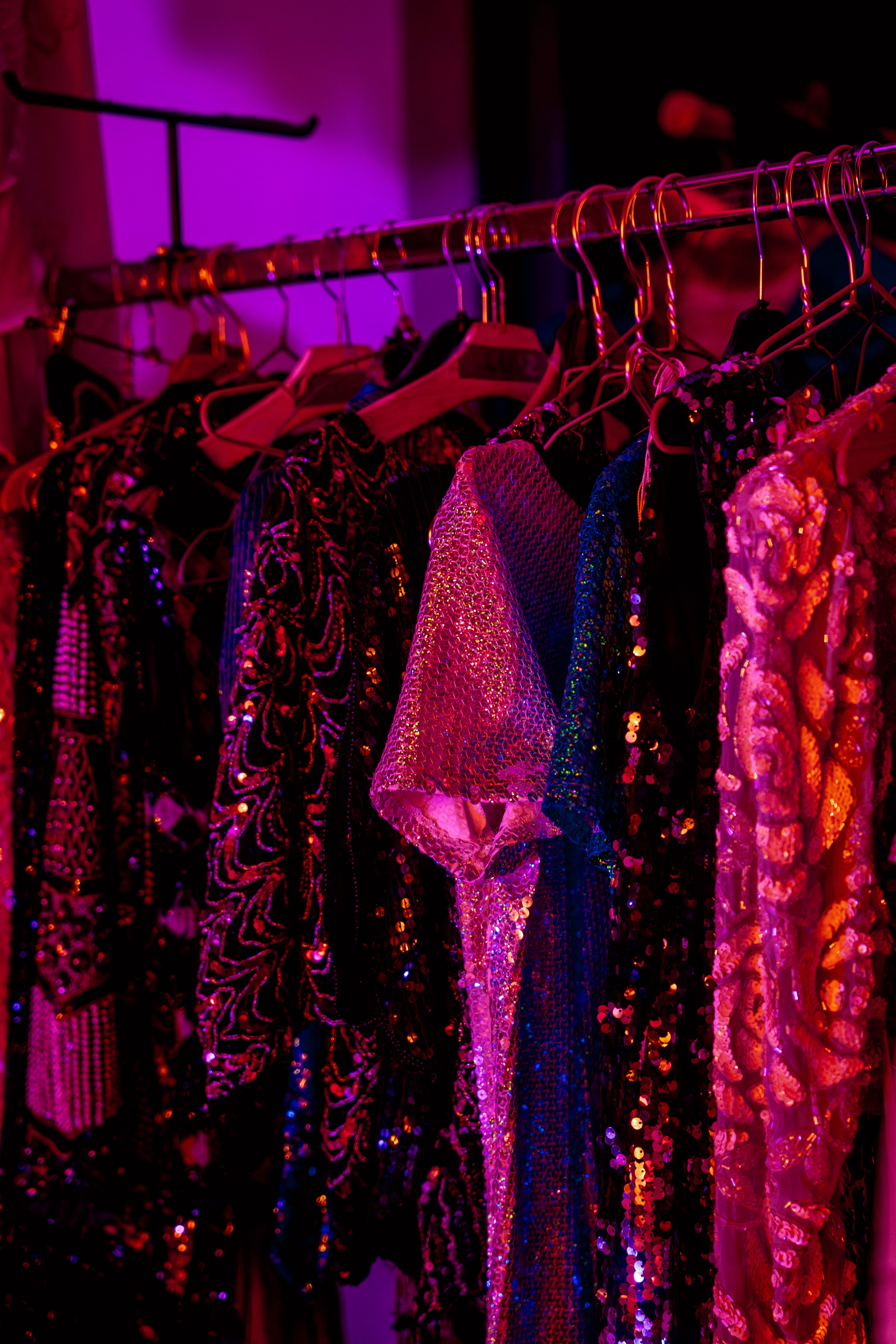 1618 Productions 33 Min