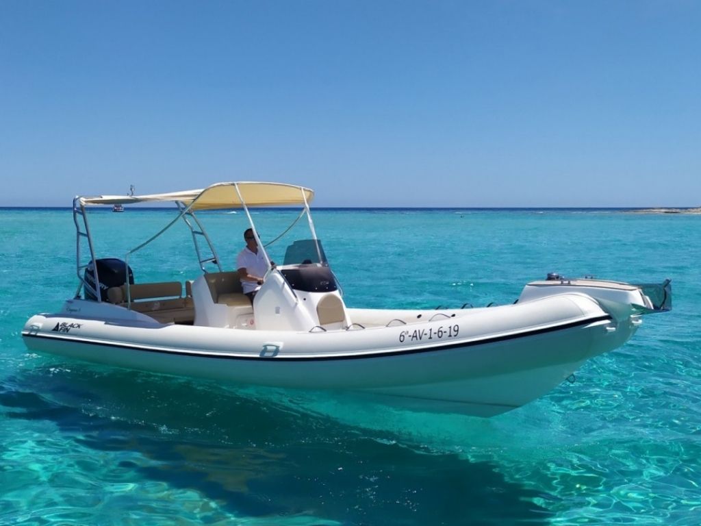 Yacht & Boat Charters - Image 3