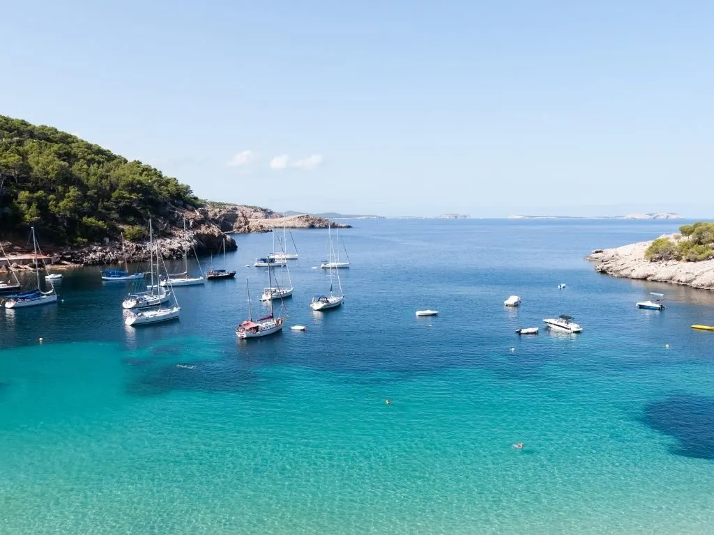 Yacht & Boat Charters - Image 2