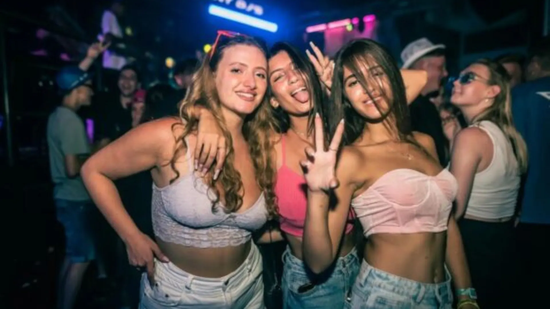Jeunes en soirée à Lloret de Mar